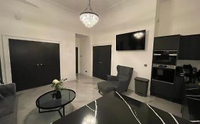 Royal Mile Edinburgh Boutique Apartment